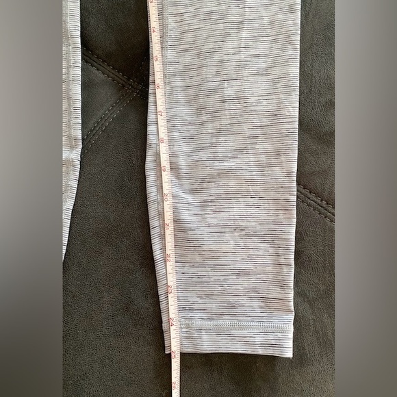 Lululemon Wunder Under Leggings 4 - Picture 7 of 7